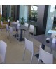 Terrasse de restaurant avec les chaises Nassau 533
